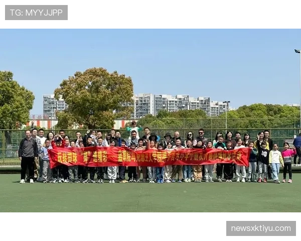 手抛球规则：何时算违例？裁判如何判定掷球动作合规性